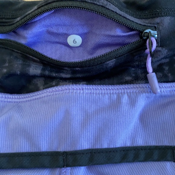 Lululemon Turbo Run Shorts size 6 - Picture 3 of 4